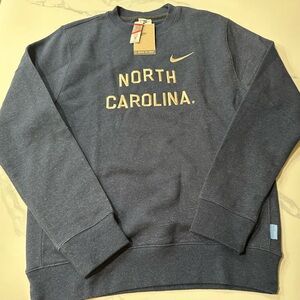 North Carolina Tar Heels Men’s Nike Crewneck Sweatshirt Retails For $70